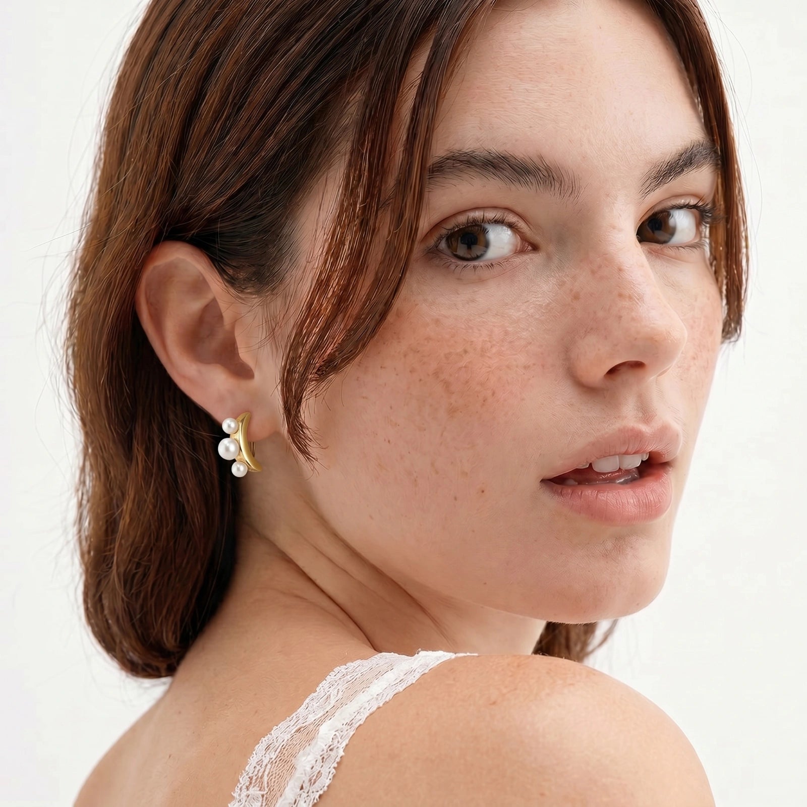 Pearl Trio Curve Studs | Novaeli